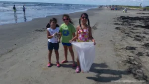 Daisy Scouts - Galveston Beach Clean-up